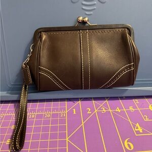 Coach Vintage Kiss-lock Dark Brown Leather Wristlet
